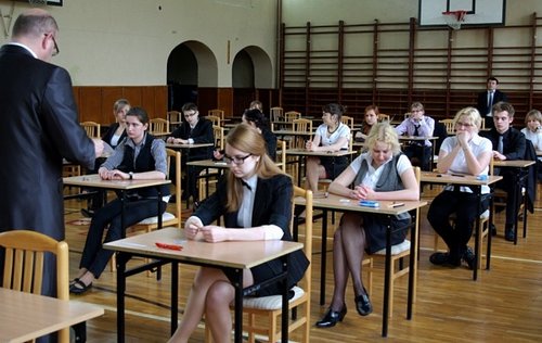 Elbląg, 88 proc. elbląskich maturzystów zdało maturę Elbląg, 88 proc. elbląskich maturzystów zdało maturę