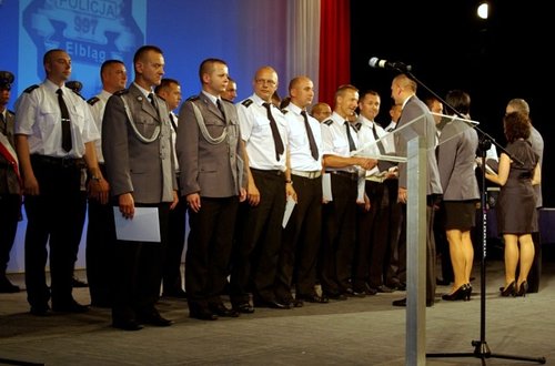 Elbląg, Podczas uroczystej akademii 167 policjantów awansowało na wyższe stopnie służbowe
