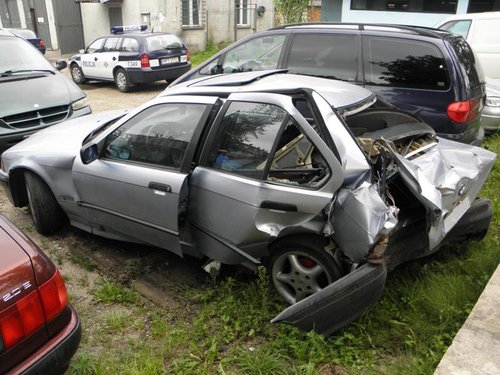 Elbląg, Auto po wypadku Elbląg, Auto po wypadku