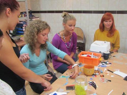 Elbląg, Uczestnicy projektu Domino biorą udział m.in. w warsztaach z fusingu, witrażu