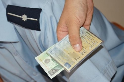 Elbląg, Za próbę wręczenia łapówki 33-letniemu kierowcy z Warszawy może grozić kara nawet do 10 lat więzienia