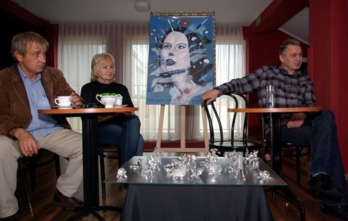 Elbląg, O "Szklanej menażerii" opowiadają: (od lewej) Mirosław Siedler, Maria Makowska-Franceson i Andrzej Chichłowski Elbląg, O "Szklanej menażerii" opowiadają: (od lewej) Mirosław Siedler, Maria Makowska-Franceson i Andrzej Chichłowski