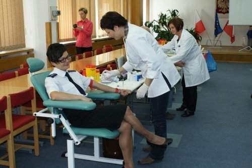 Elbląg, Chęć zarejestrowania się w banku dawców szpiku zgłosiło kilkudziesięciu mundurowych Elbląg, Chęć zarejestrowania się w banku dawców szpiku zgłosiło kilkudziesięciu mundurowych