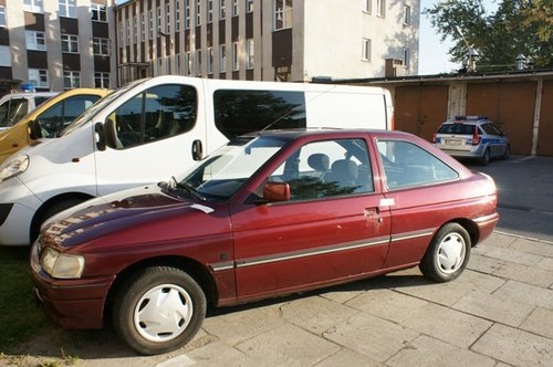 Elbląg, Samochód trafił na policyjny parking, zaś kierowca i pasażerowie do aresztu Elbląg, Samochód trafił na policyjny parking, zaś kierowca i pasażerowie do aresztu
