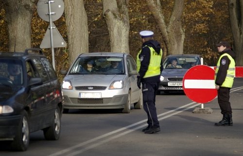 Elbląg, Akcja ZNICZ 2010 przebiega spokojnie Elbląg, Akcja ZNICZ 2010 przebiega spokojnie
