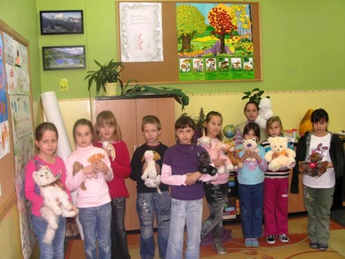 Elbląg, W dzień swojego święta misie opanowały całą szkołę w Łęczu