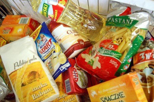 Elbląg, W Świątecznej Zbiórce Żywności może wziąć udział każdy, kto podczas zakupów od 3 do 5 grudnia przekaże wolontariuszowi w sklepie, choćby jeden z rekomendowanych produktów, takich, jak: ryż, olej, cukier, konserwy i słodycze.