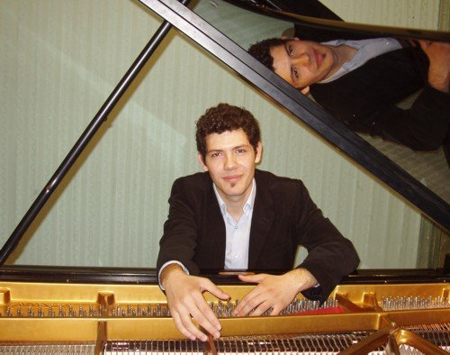 Elbląg, Fares Marek Basmadji podczas wtorkowego koncertu zagra między Sonatę b-moll op. 35, Nokturn Es-dur op. 55, Mazurki op. 17 i Fantazję f-moll. Elbląg, Fares Marek Basmadji podczas wtorkowego koncertu zagra między Sonatę b-moll op. 35, Nokturn Es-dur op. 55, Mazurki op. 17 i Fantazję f-moll.
