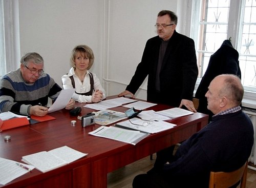 Elbląg, Na konferencji prasowej obecni byli członkowie komitetu wyborczego, a także Danuta Oleksiak