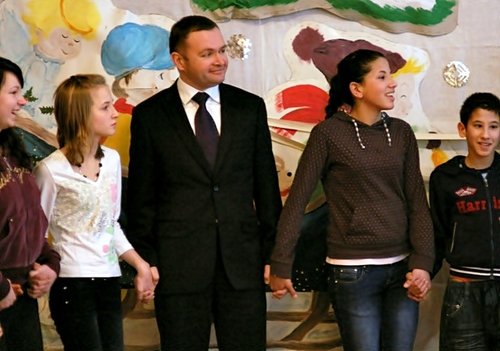 Elbląg, Prezydent Grzegorz Nowaczyk gościł w czwartek (23 grudnia) w Domu Dziecka przy ul. Chrobrego