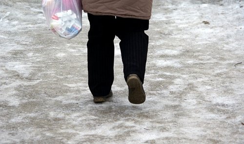 Elbląg, Chodniki są wciąż oblodzone