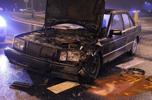 Elbląg, Wypadek w Kazimierzowie - jedna osoba ranna Elbląg, Wypadek w Kazimierzowie - jedna osoba ranna
