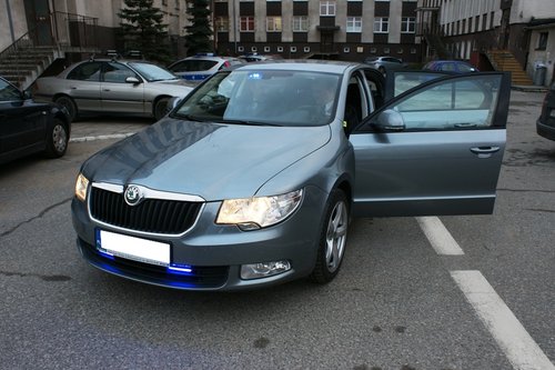 Elbląg, Nowa skoda superb - prezent dla elbląskich policjantów Elbląg, Nowa skoda superb - prezent dla elbląskich policjantów