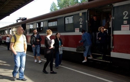 Elbląg, Do Warszawy pociągiem jeszcze dłużej