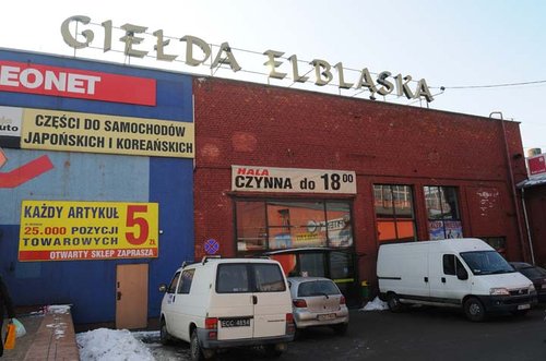 Elbląg, Do tej hali przenoszą się kupcy i w niej można teraz kupować warzywa i owoce