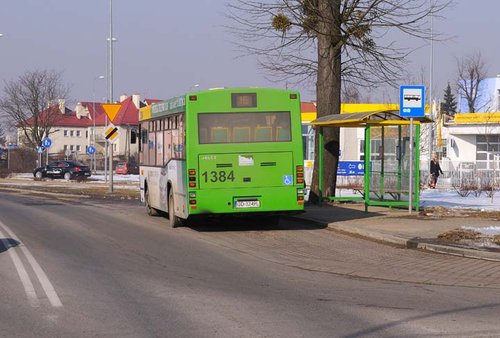 Elbląg, Na tym przystanku pasażerowie musieli opuścić niesprawny autobus (zdjęcie późniejsze) Elbląg, Na tym przystanku pasażerowie musieli opuścić niesprawny autobus (zdjęcie późniejsze)