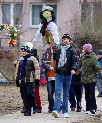 Elbląg, Pora zatopić Marzannę na pożegnanie zimy Elbląg, Pora zatopić Marzannę na pożegnanie zimy
