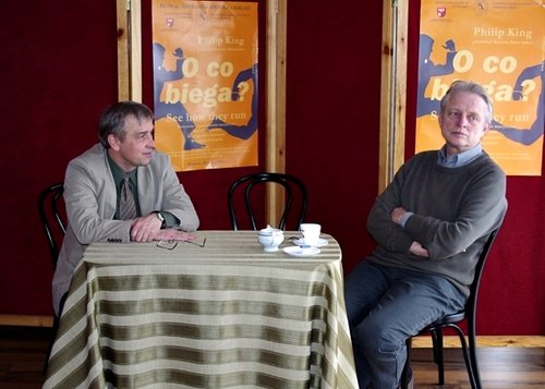 Elbląg, Konferencja prasowa w teatrze - od lewej dyrektor Mirosław Siedler i reżyser Marcin Sławiński