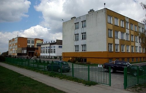 Elbląg, 28 marca zostanie otwarty pierwszy w Elblągu Orlik. Boisko znajduje się przy Zespole Szkół nr 1 przy ul. J. Korczaka 34 Elbląg, 28 marca zostanie otwarty pierwszy w Elblągu Orlik. Boisko znajduje się przy Zespole Szkół nr 1 przy ul. J. Korczaka 34