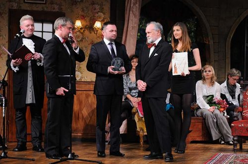 Elbląg, Podczas dzisiejszej gali w teatrze wręczone zostały Aleksandry. Kryształową statuetkę odebrał Ryszard Tomczyk Elbląg, Podczas dzisiejszej gali w teatrze wręczone zostały Aleksandry. Kryształową statuetkę odebrał Ryszard Tomczyk