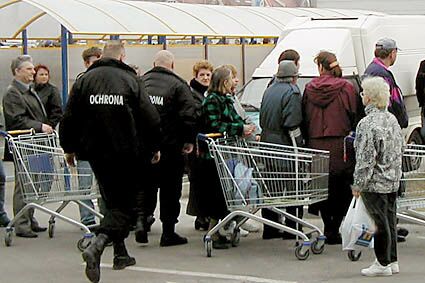Elbląg, Parking przy Hypernovej jest dobrze chroniony - twierdzą policjanci Elbląg, Parking przy Hypernovej jest dobrze chroniony - twierdzą policjanci