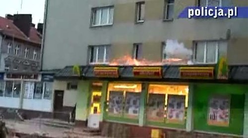 Elbląg, Akcja w Elblągu na ul. Traugutta (kadr z filmu) Elbląg, Akcja w Elblągu na ul. Traugutta (kadr z filmu)