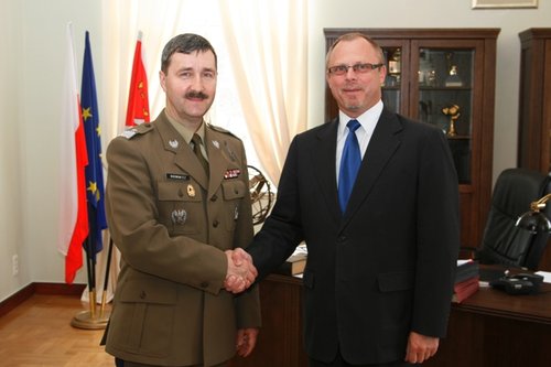 Elbląg, Gen. Janusz Bronowicz, dowódca 16 PDZ spotkał się z marszałkiem województwa Jackiem Protasem Elbląg, Gen. Janusz Bronowicz, dowódca 16 PDZ spotkał się z marszałkiem województwa Jackiem Protasem