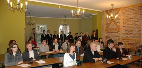 Nauczyciel oddaje swoją nagrodę!