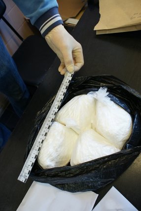 Elbląg, Narkotyki mieli ukryte w plecaku