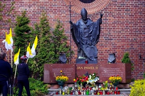 Elbląg, W hołdzie Janowi Pawłowi II Elbląg, W hołdzie Janowi Pawłowi II