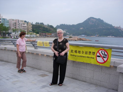 Elbląg, Dymek, psy i gumy...