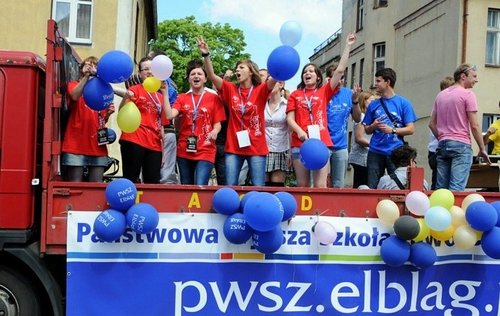 Elbląg, W czasie marszu na Podzamcze humor żakom dopisywał