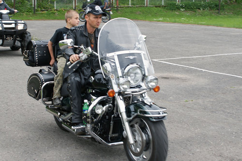 Elbląg, Motocykliści w Domu Dziecka