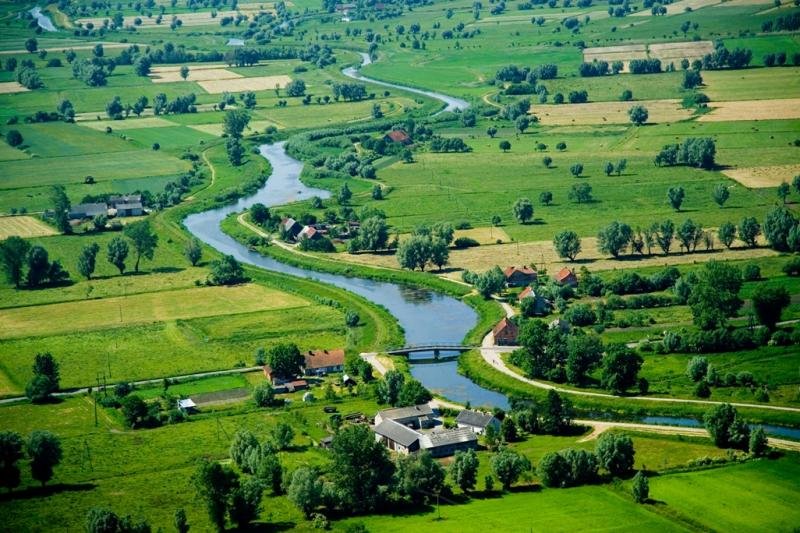 Elbląg, Kraina Kanału Elbląskiego (źródło: http://www.krainakanaluelblaskiego.com) Elbląg, Kraina Kanału Elbląskiego (źródło: http://www.krainakanaluelblaskiego.com)