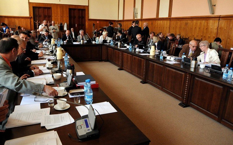 Elbląg, Sesja bez prezydenta