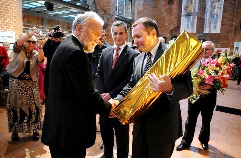 Elbląg, Bohaterem wieczoru w Galerii EL był Ryszard Tomczyk Elbląg, Bohaterem wieczoru w Galerii EL był Ryszard Tomczyk