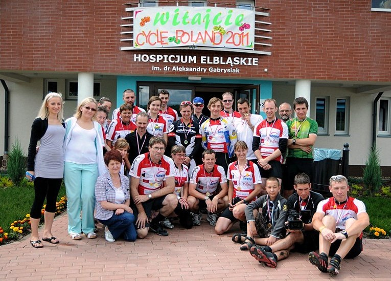 Elbląg, Uczestnicy rajdu Cycle Poland 2011 gościli w elbląskim hospicjum Elbląg, Uczestnicy rajdu Cycle Poland 2011 gościli w elbląskim hospicjum