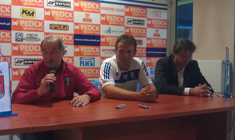 Elbląg, Obaj trenerzy - Mieczysław Broniszewski (Wisła, po lewej) i Grzegorz Wesołowski (Olimpia) nie byli po meczu do końca zadowoleni