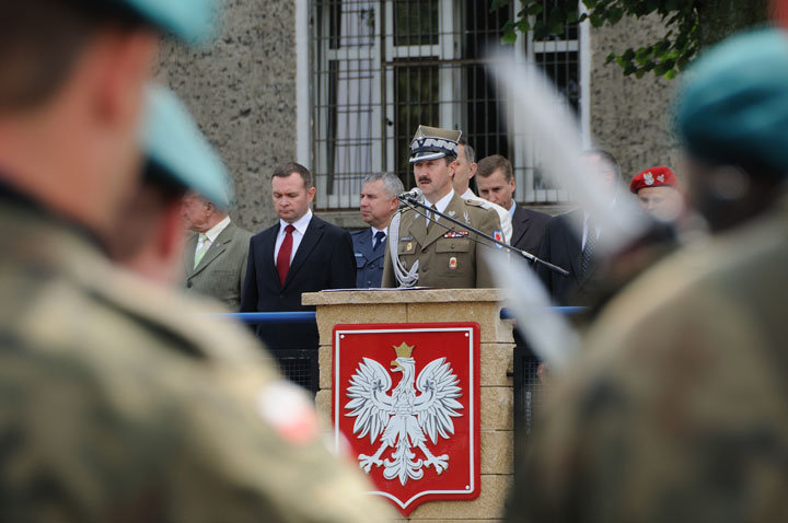 Elbląg, Uroczystości, w których udział wzięli m.in. przedstawiciele władz miasta, odbyły się na placu apelowym batalionu dowodzenia