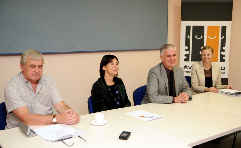 Elbląg, Dzisiejsza konferencja prasowa w Światowidzie (od lewej: Krzysztof Jaślar, Aleksandra Bednarczuk, Antoni Czyżyk, Edyta Jasiukiewicz)