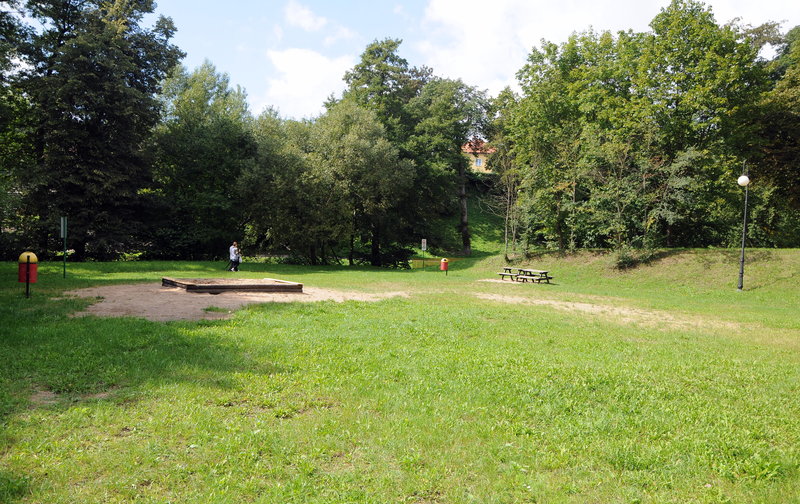 Elbląg, Ponad rok temu z parku Dolinka zniknął plac zabaw dla dzieci Elbląg, Ponad rok temu z parku Dolinka zniknął plac zabaw dla dzieci
