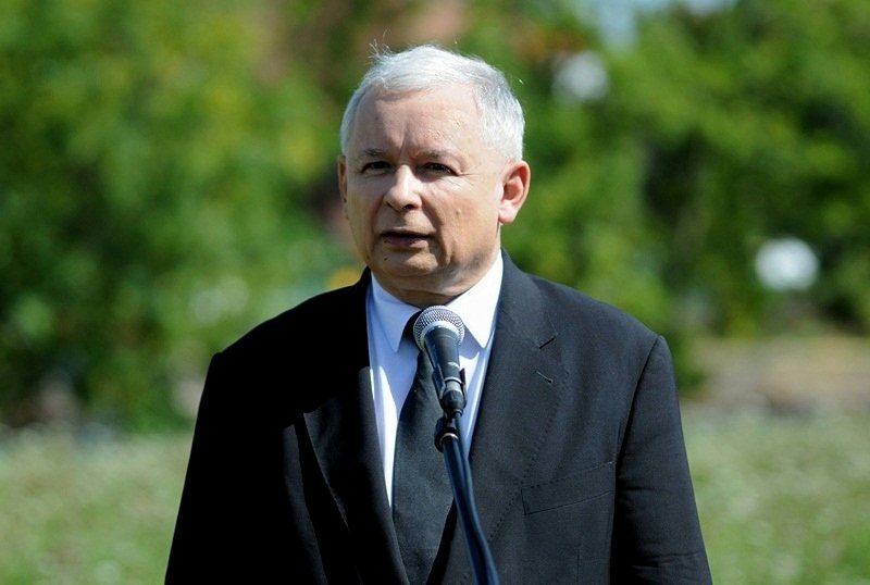 Elbląg, Prezes, za nim chwasty, za nimi rzeka bez kładek... Elbląg, Prezes, za nim chwasty, za nimi rzeka bez kładek...