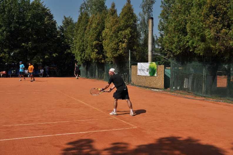 Elbląg, Amatorzy na kortach (tenis)