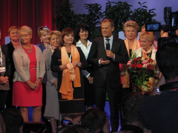 Elbląg, Z kobietami podczas kongresu spotkał się premier Donald Tusk Elbląg, Z kobietami podczas kongresu spotkał się premier Donald Tusk