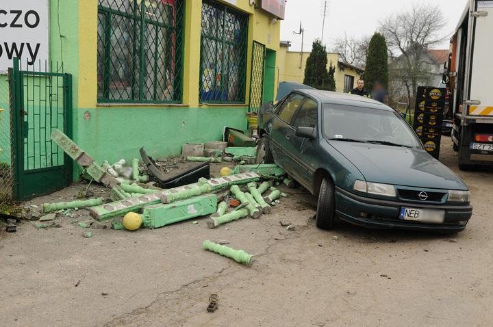 Elbląg, Pijany uderzył w sklep