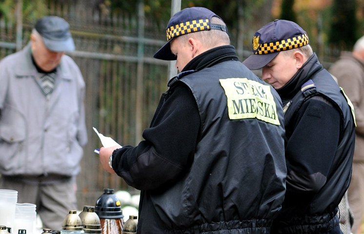 Elbląg, Elbląscy policjanci i strażnicy miejscy, póki co, będą jedynie pouczać Elbląg, Elbląscy policjanci i strażnicy miejscy, póki co, będą jedynie pouczać