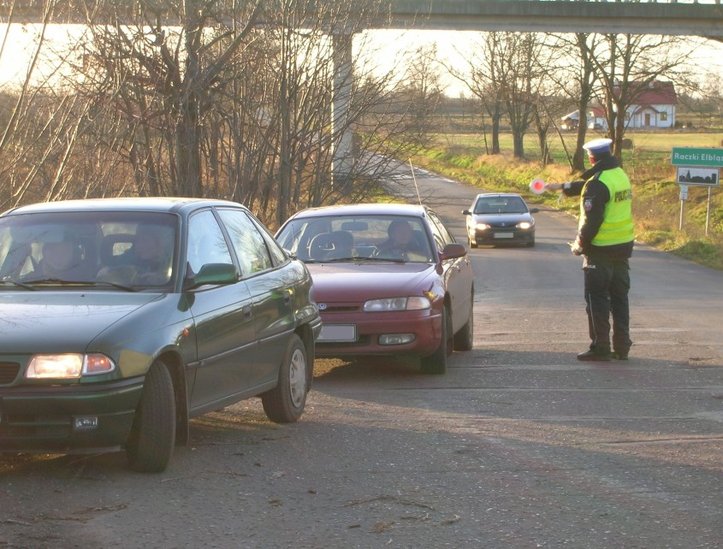 Elbląg, Policjanci prowadzili kontrole w godzinach porannych na drogach dojazdowych do Elbląga, m.in. w miejscowości Raczki Elbląskie Elbląg, Policjanci prowadzili kontrole w godzinach porannych na drogach dojazdowych do Elbląga, m.in. w miejscowości Raczki Elbląskie
