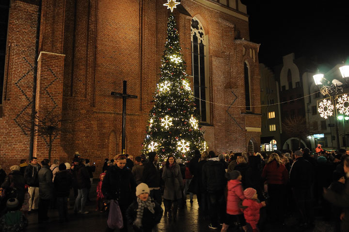 Elbląg, Choinka na Starym Rynku już błyszczy