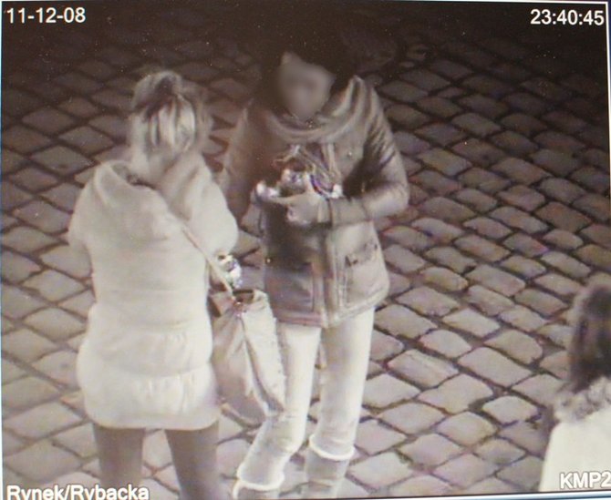 Elbląg, Kradzież bombek zarejestrowała kamera monitoringu