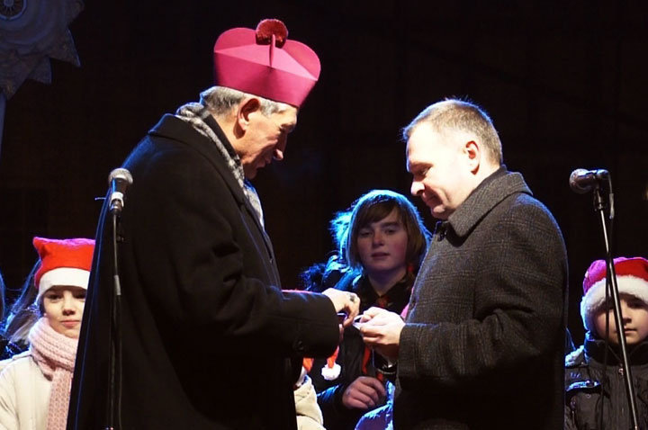 Elbląg, Biskup Jan Styrna  i prezydent Grzegorz Nowaczyk przekazali dziś elblążanom świąteczne i noworoczne życzenia